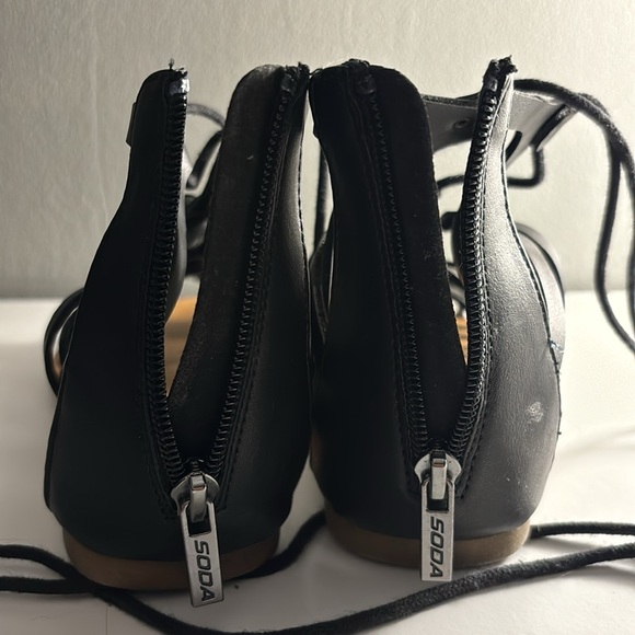 Tie up sandals by soda - Picture 3 of 6